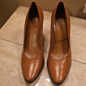 BCBGMaxAzria Women's Tan Heels